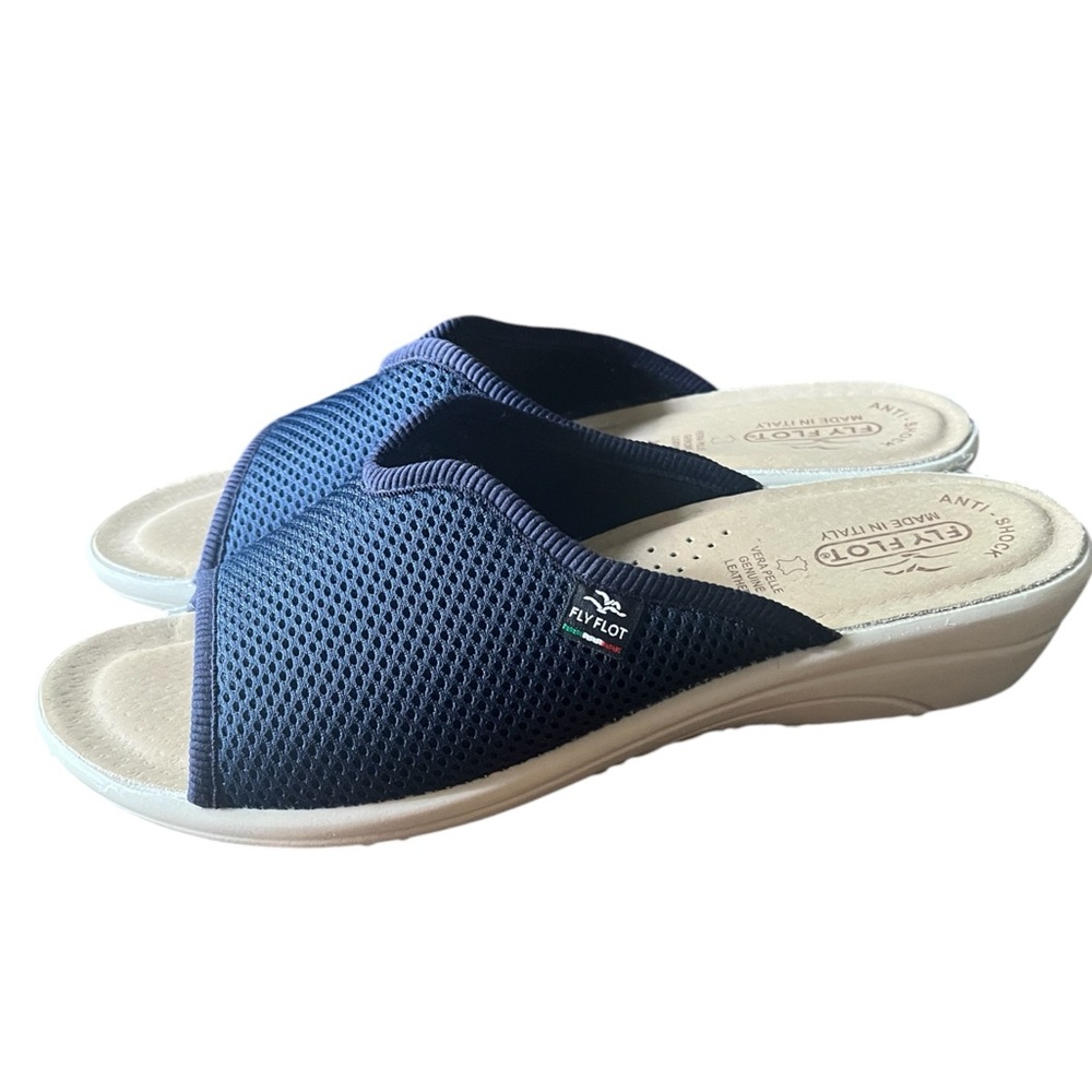 Women’s Fly Flot Italian Mesh Slide-Ons in Navy. Size 40 (US 9)